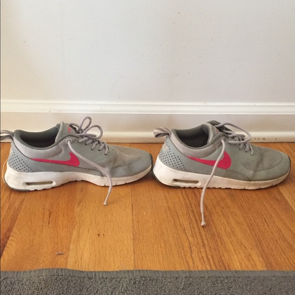 Nike shoes for girls - Picture 2 of 2